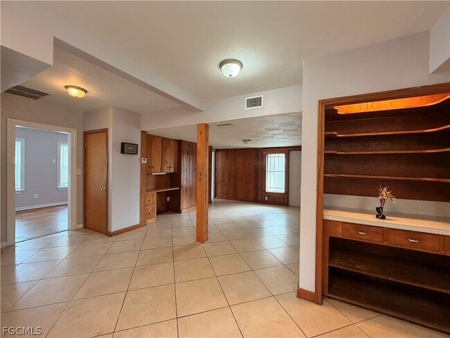 Building Photo - 2114 Dora St