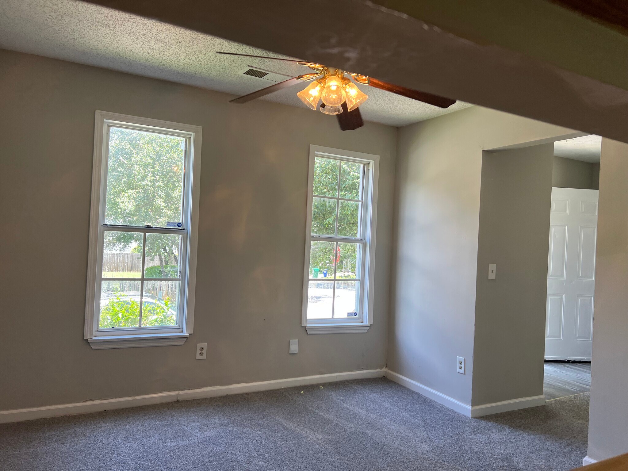 Building Photo - 6435 Bedford Ln