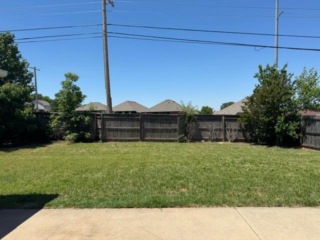 Building Photo - 532 Lone Oak Dr