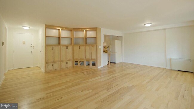 Building Photo - 10201 Grosvenor Pl