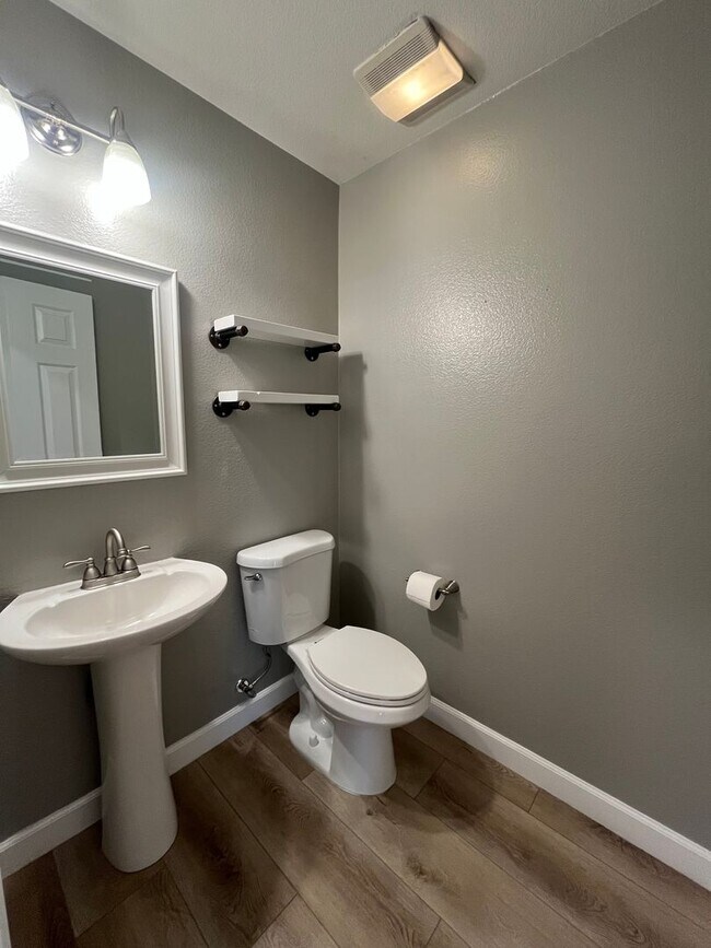 Building Photo - 30133 Destiny Dr