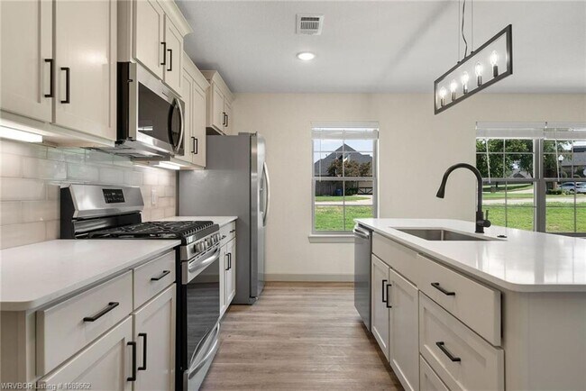 Building Photo - 11622 Maplewood Dr