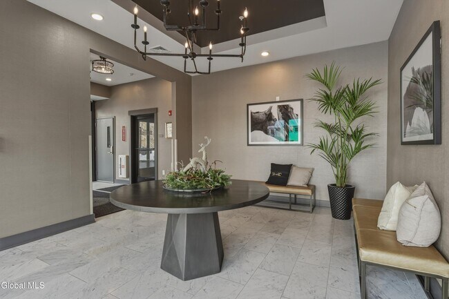 Building Photo - 116 West Ave