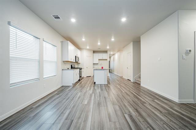 Building Photo - 5275 Amistad Dr