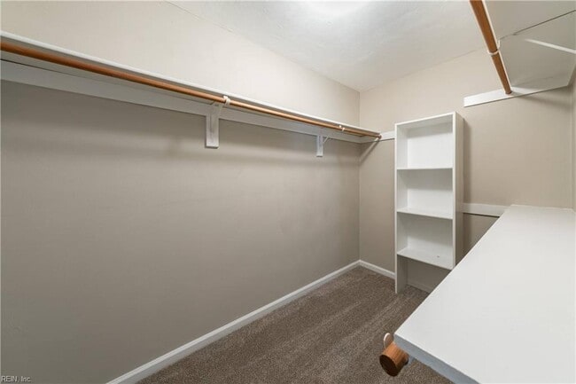 Building Photo - 108 White Cedar Ln