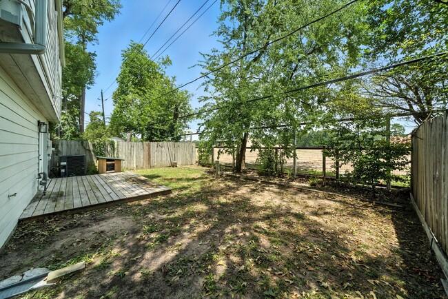 Building Photo - 13310 Ravensway Dr