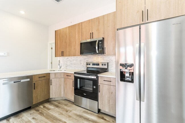 Building Photo - 953 Belmont Ave