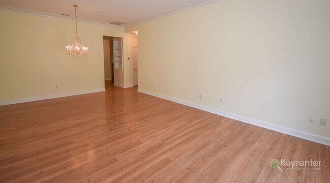 Building Photo - 1616 Saratoga Ct