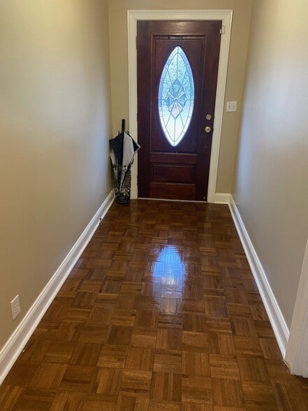 Building Photo - 6 Rhonda Dr