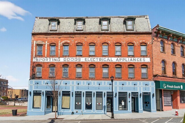 Building Photo - 23 W Main St