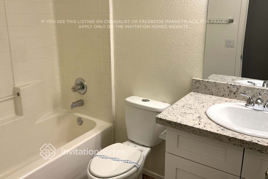 Building Photo - 8703 N 112th Ave