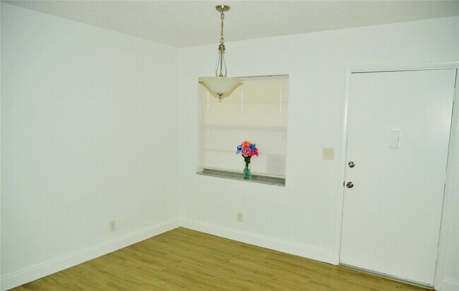 Building Photo - 4770 NW 10th Ct