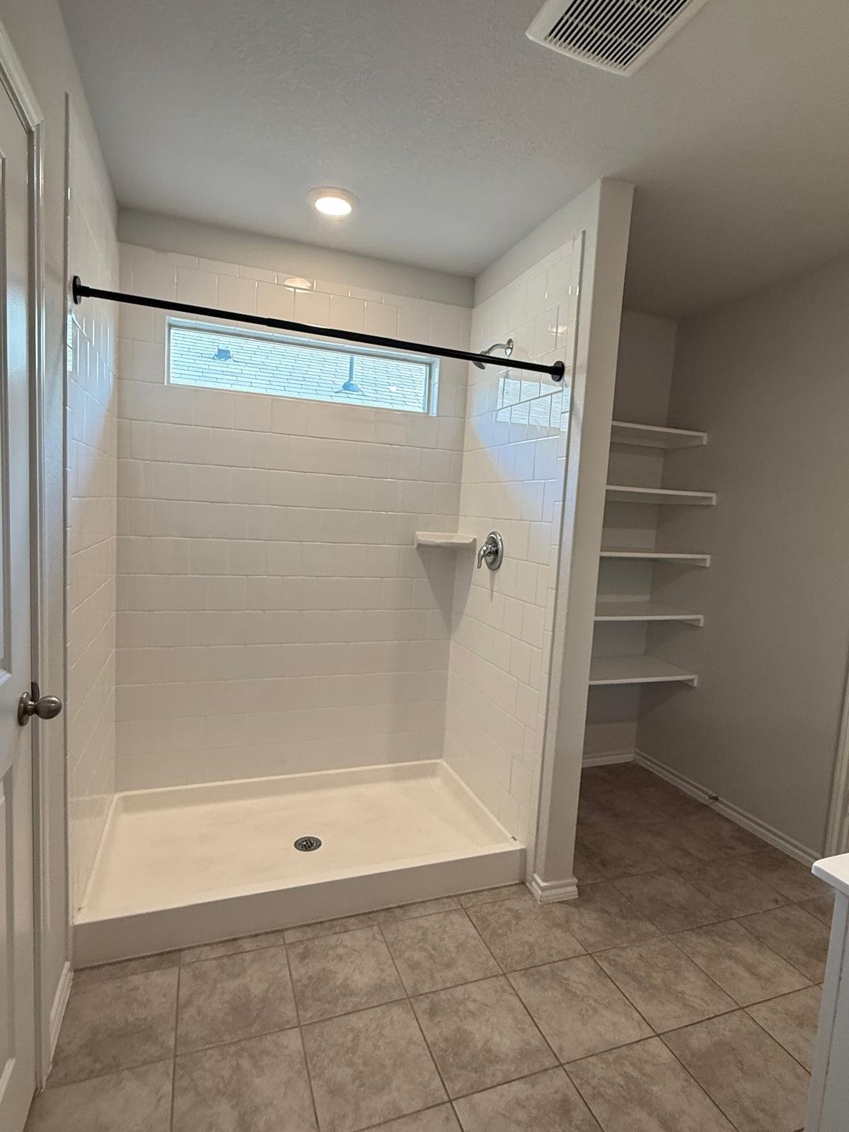 Building Photo - 112 Piping Rock Dr