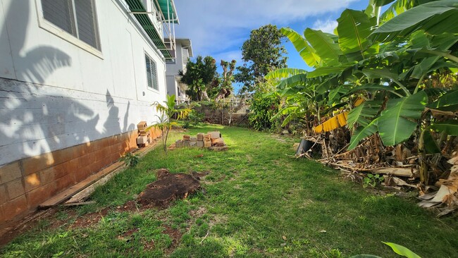 Building Photo - Saint Louis Heights - Scenic view of Waiki...