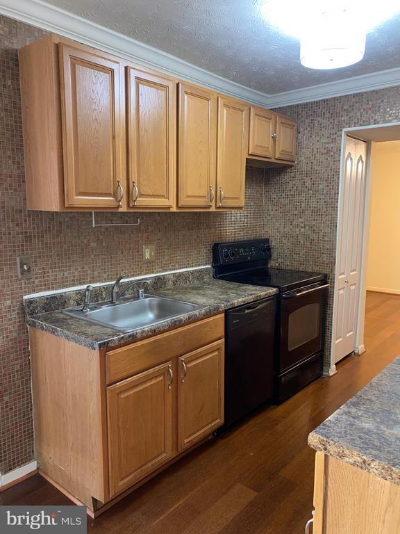 Building Photo - 8009 Mandan Rd