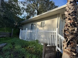 Building Photo - 160 College Ave