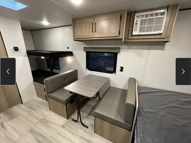 Building Photo - 532 Camino de Amor