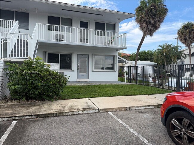 Building Photo - 2020 NE 51st Ct