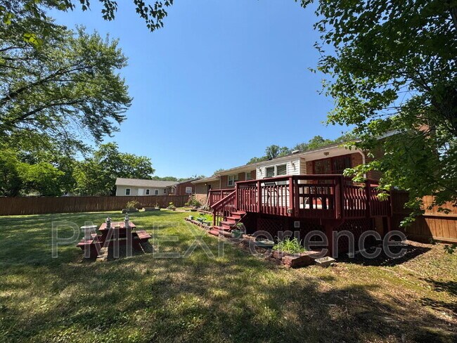 Building Photo - 3203 Amador Dr