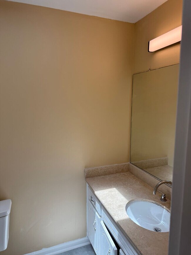 Building Photo - 2962 Bridgeport Dr