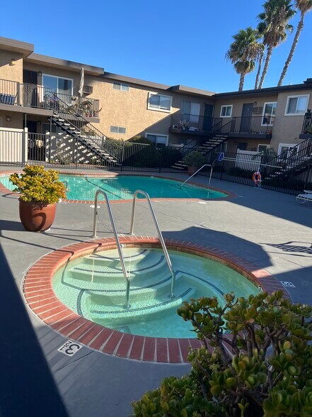 Building Photo - 620 E Lexington Ave