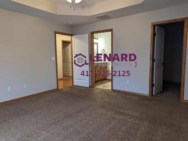 Building Photo - Spacious 3 Bedroom Home Ready for Move In!