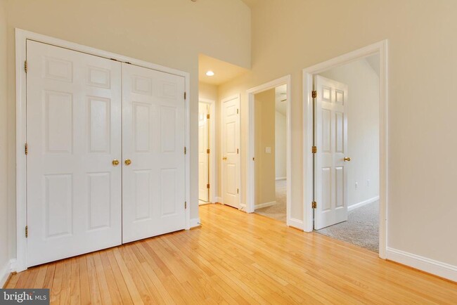 Building Photo - 8627 Trail View Dr