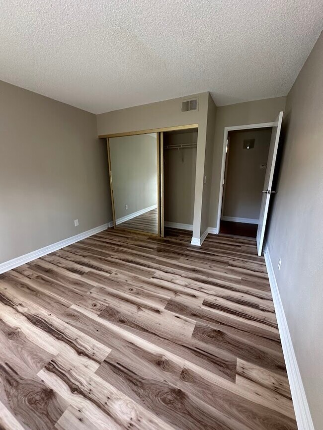 Building Photo - 1872 S Pitkin Cir