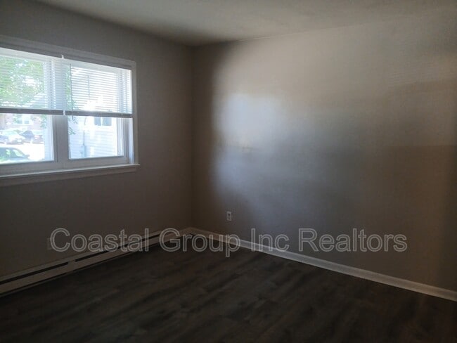 Building Photo - 1438 Kingston Ave