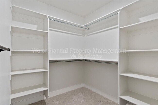 Building Photo - 837 E 3rd N