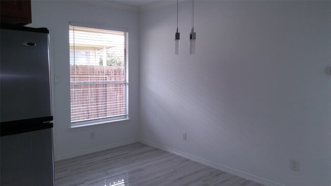 Building Photo - 20914 Sun Creek Dr