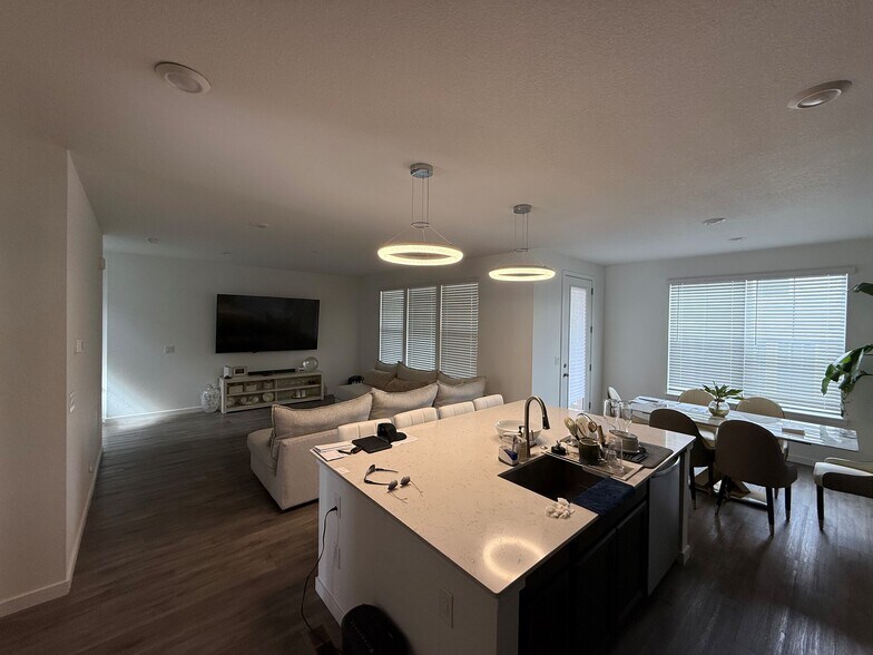 Building Photo - 8978 Woodmere Ct