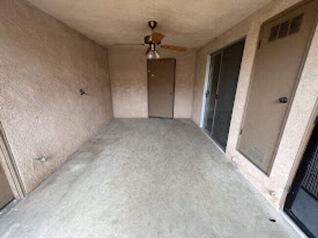 Building Photo - 2 Bed 2 Bath Home
