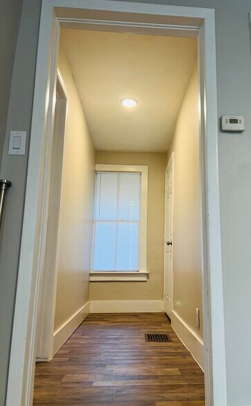 Building Photo - 912 Culverton Rd