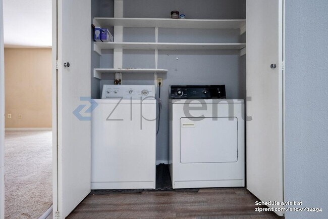 Building Photo - 9807 NE 124th St