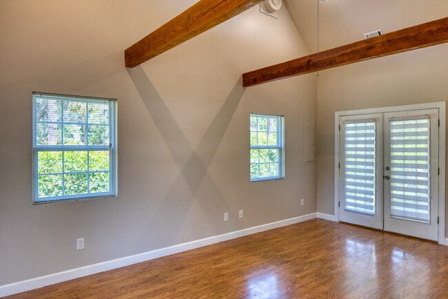 Building Photo - 9 Morningside Dr