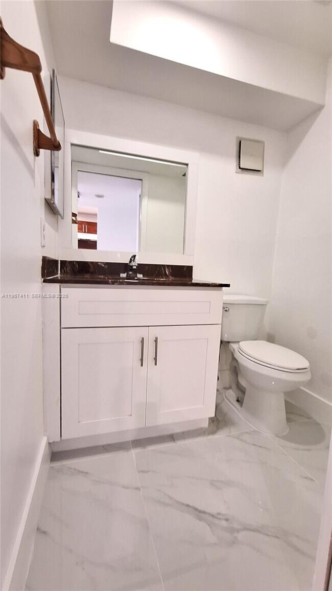 Building Photo - 10875 SW 112th Ave