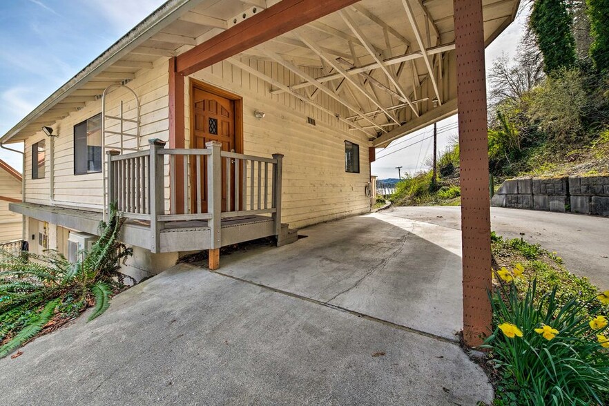 Carport - 3777 NE Bahia Vista Dr