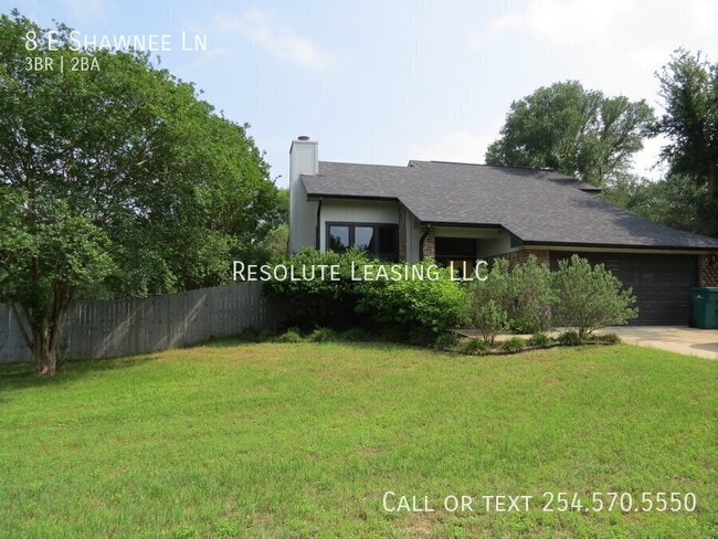 Building Photo - 8 E Shawnee Ln