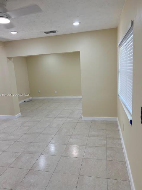 Building Photo - 2820 SW 65th Ave