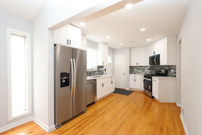 Building Photo - 9622 N Kildare Ave