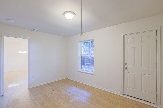 Building Photo - 821 Johahn Dr