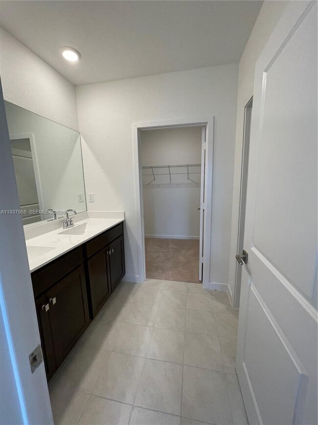 Building Photo - 1672 SE 8th Ave