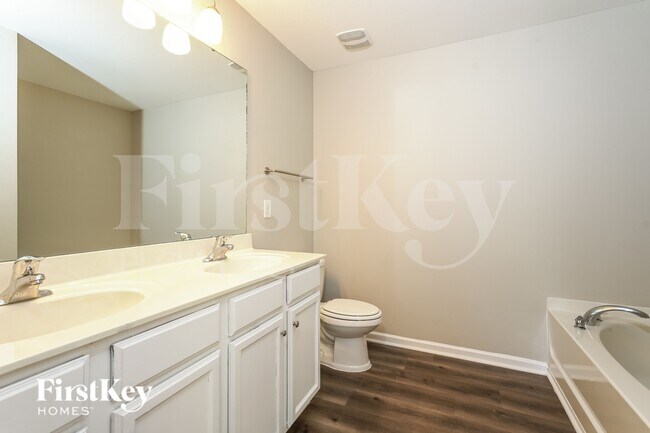 Building Photo - 1540 Weatherend Dr
