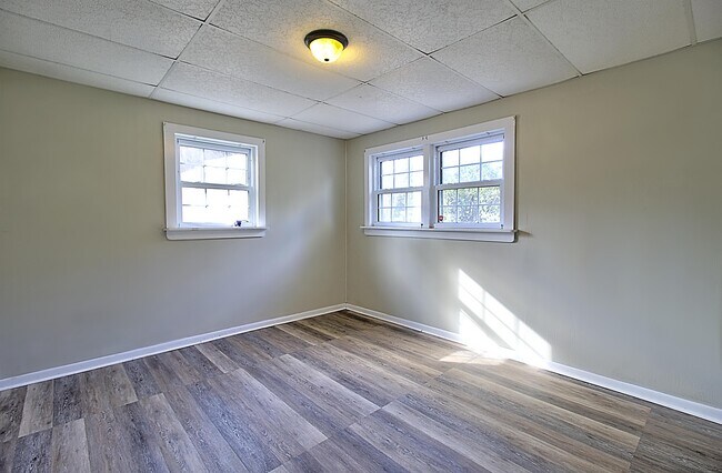 Building Photo - 135 Clay St