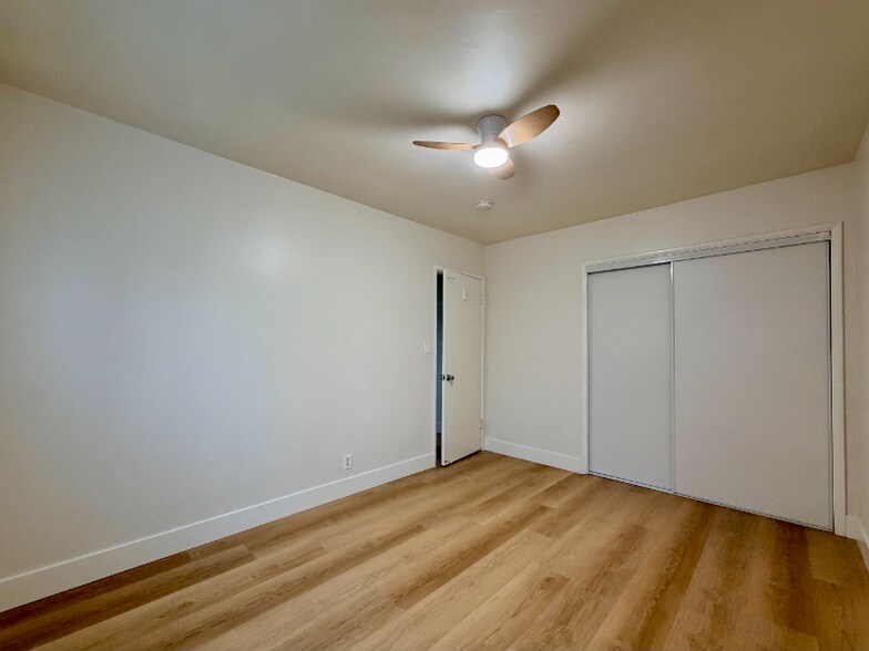 Building Photo - 331 E 1st St