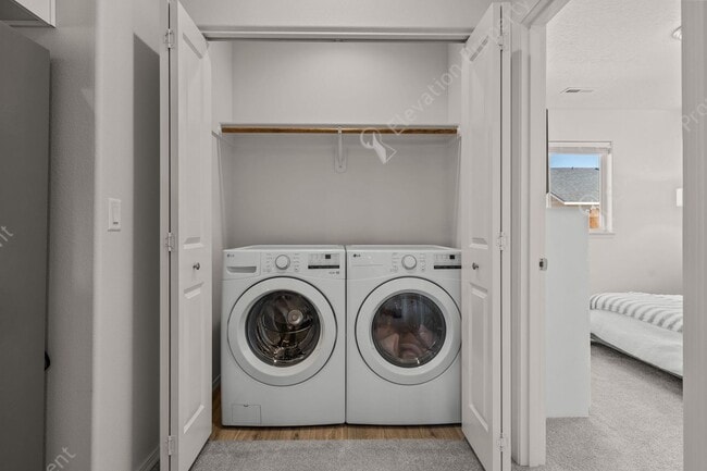 Building Photo - 2023 Hayden 3BR-2BA townhome in Redmond's Dry Canyon Community