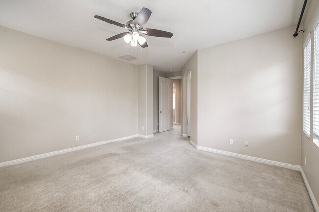 Building Photo - Charming Lake Rancho Viejo Home – Beautifu...