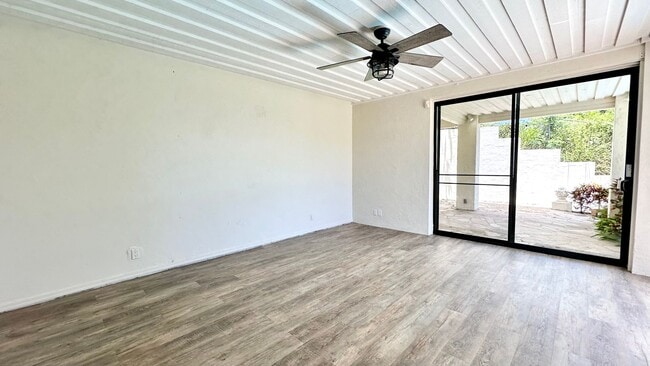 Building Photo - 3643 Diamond Head Rd