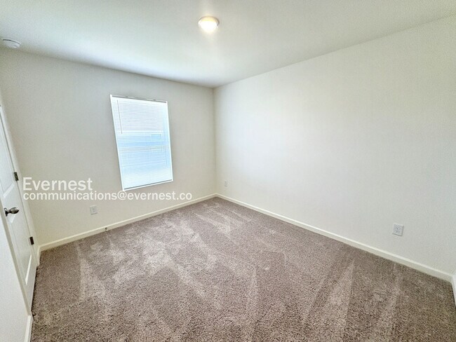 Building Photo - 131 Flowering Cherry St